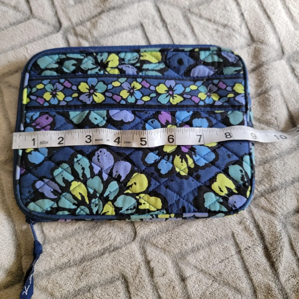Vera Bradley Indigo Pop E-Reader Tablet Sleeve Blue Purple Green Floral